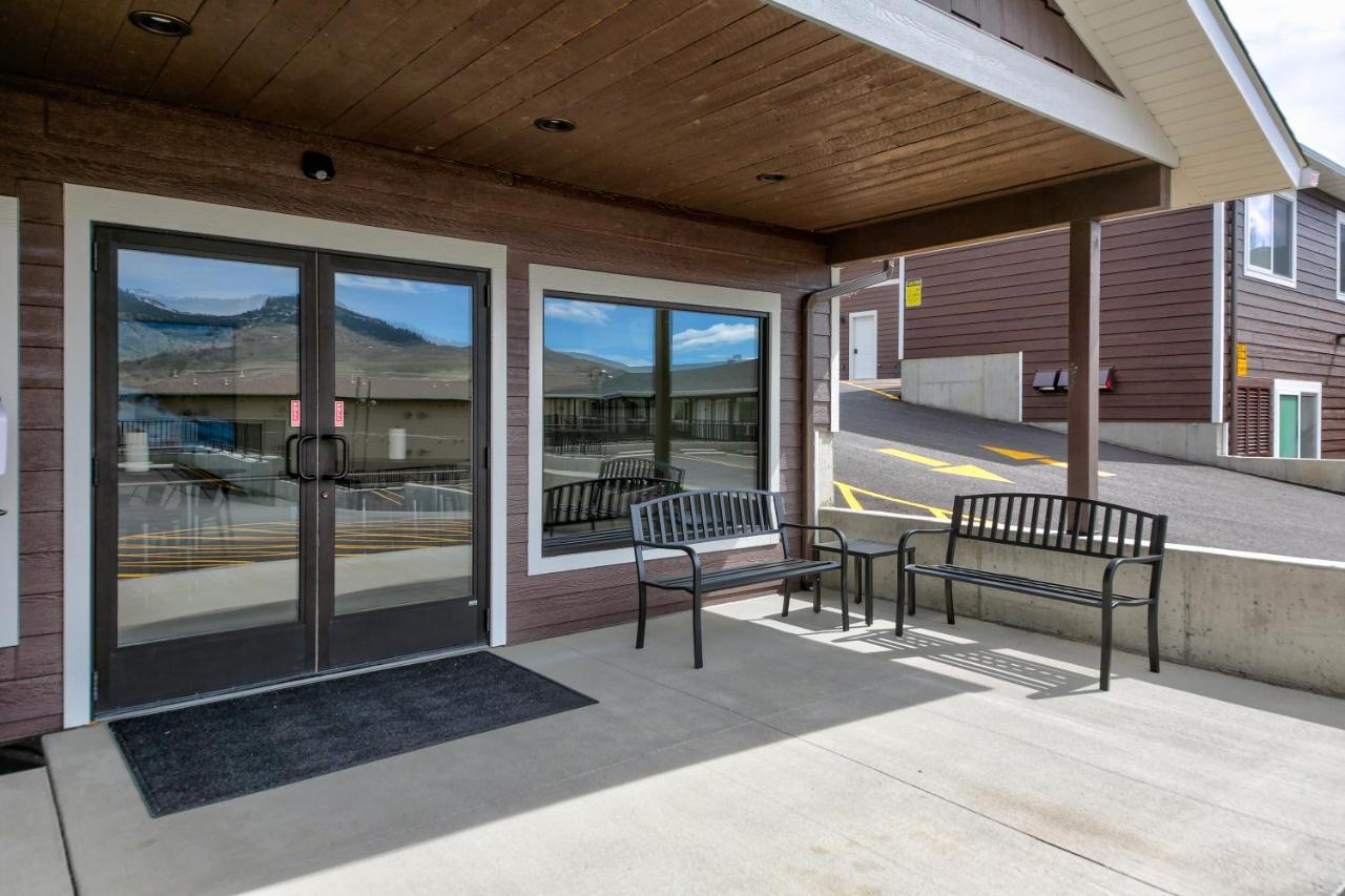 Roosevelt Hotel - Yellowstone Gardiner Exterior photo